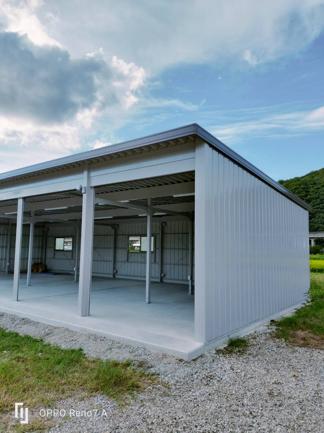 大型ガレージ・3台用カーポート工事